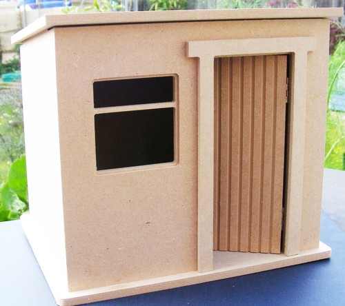 Dolls house small flat - dolls, pack